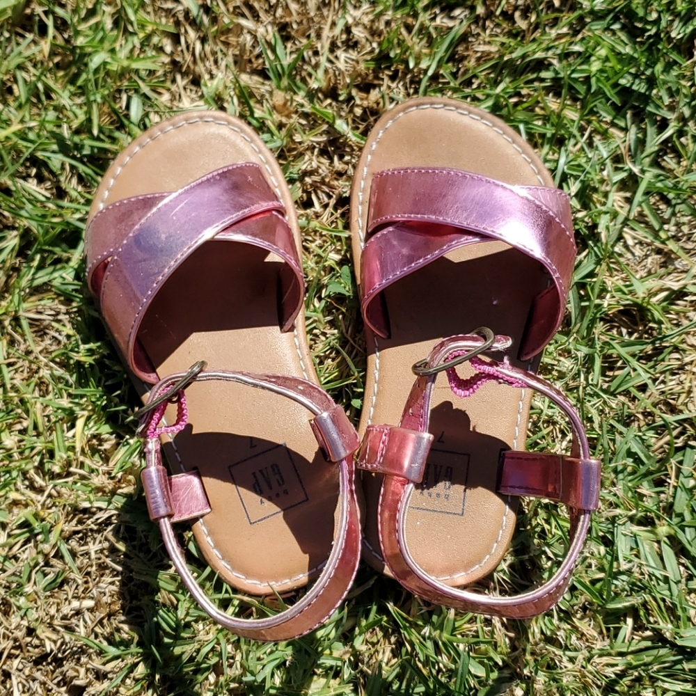 GAP Metallic Pink Sandals, toddler girls size 7